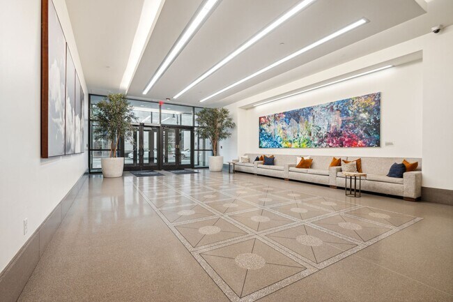 Building Photo - Stunning Downtown Durham Condo with Panora...