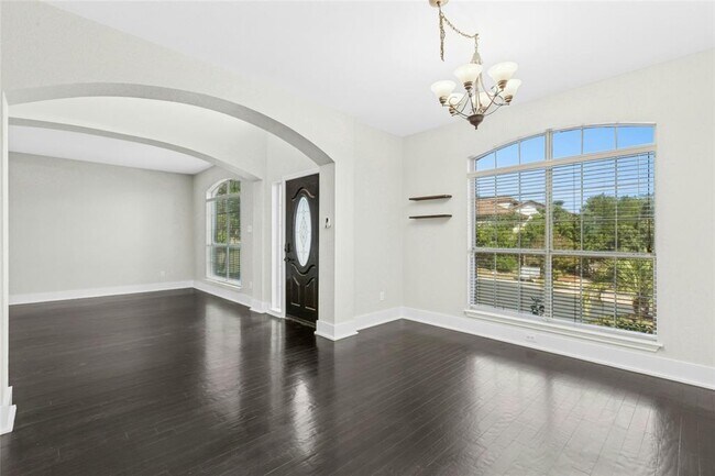 Foto del edificio - 6805 Breezy Pass