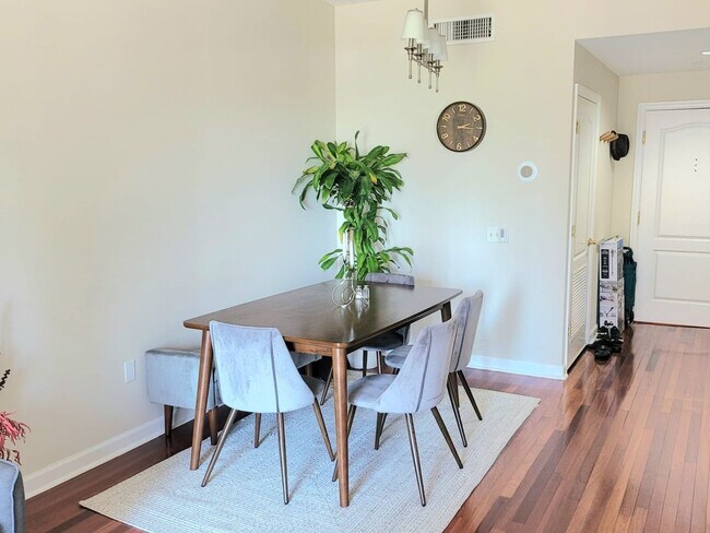 Foto del edificio - 1 Bedroom Condo in  Midtown Atlanta