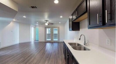 Building Photo - 1925 Moser Ave