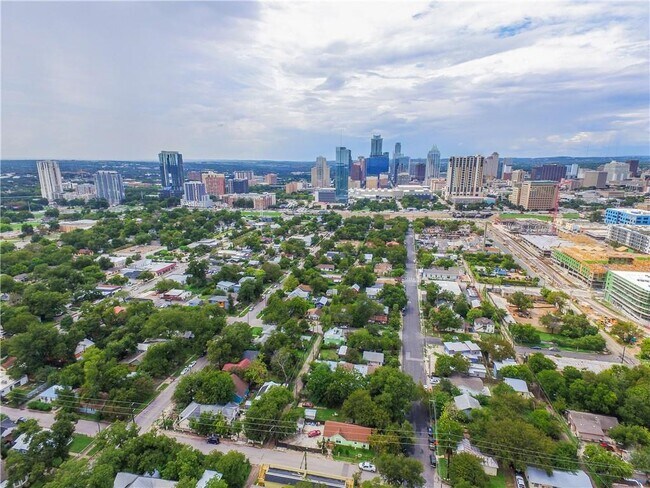Foto del edificio - 1401 E 4th St