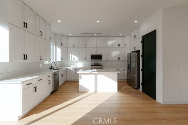 Foto del edificio - 14123 Emelita St