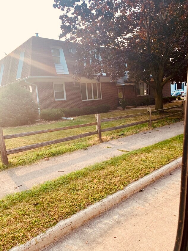 Foto principal - 1844 Beech St