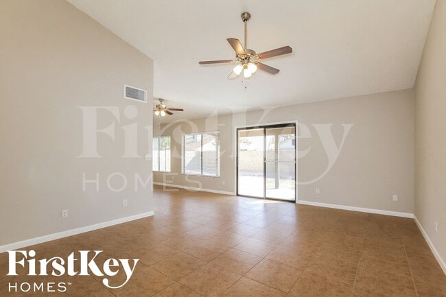 Foto del edificio - 7619 W Brown St