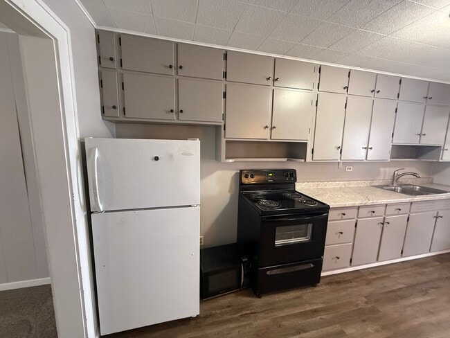 Building Photo - 191/121 W Kemp