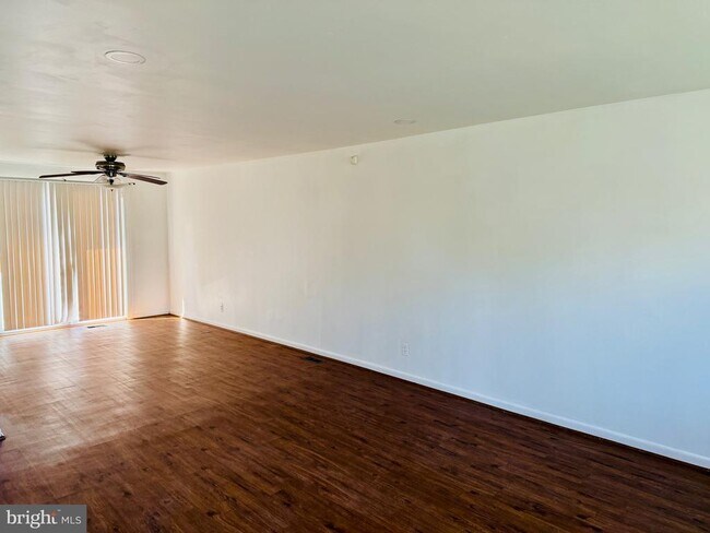 Foto del edificio - 8619 Lucerne Rd