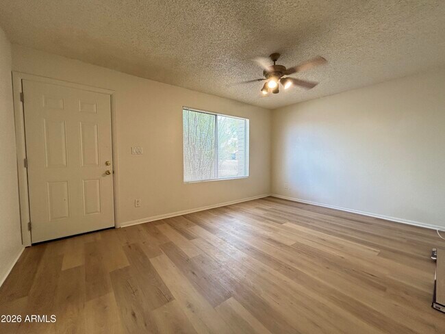 Foto del edificio - 18016 N 15th Ave