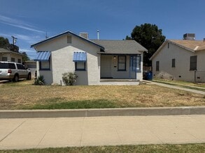 Building Photo - 218 Linda Vista Dr
