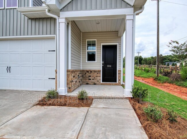 Foto del edificio - 904 Bryden Ln