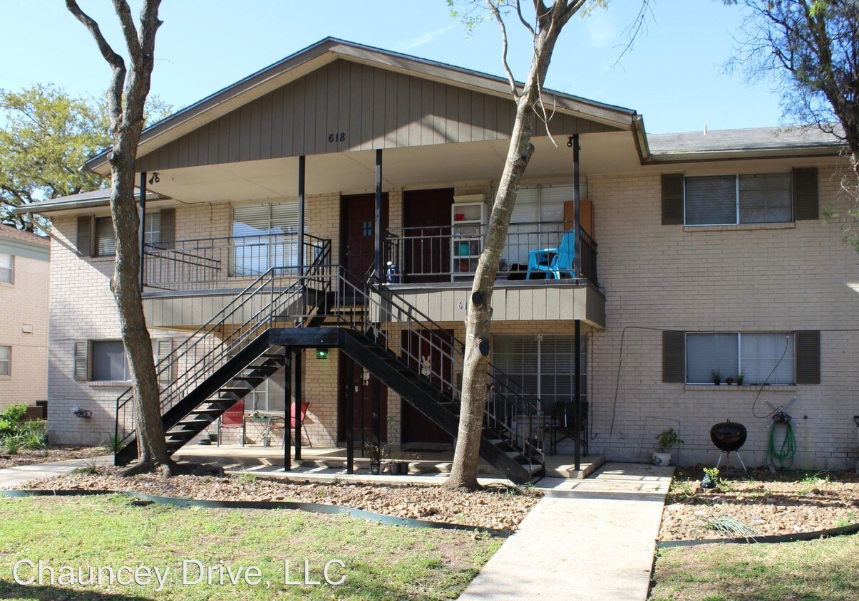 Primary Photo - 606-618 Chauncey Dr