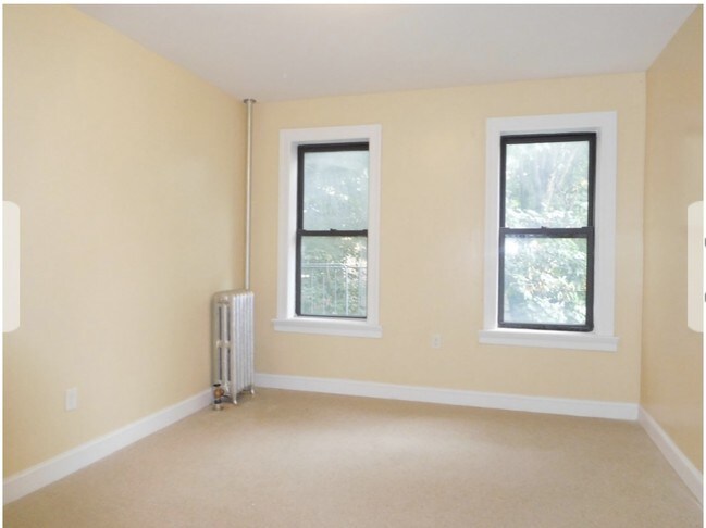 Foto del edificio - 2833 Briggs Ave