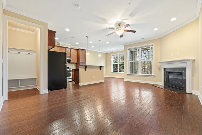 Building Photo - Beautiful Spacious Three Bedroom Townhouse in Carrboro!