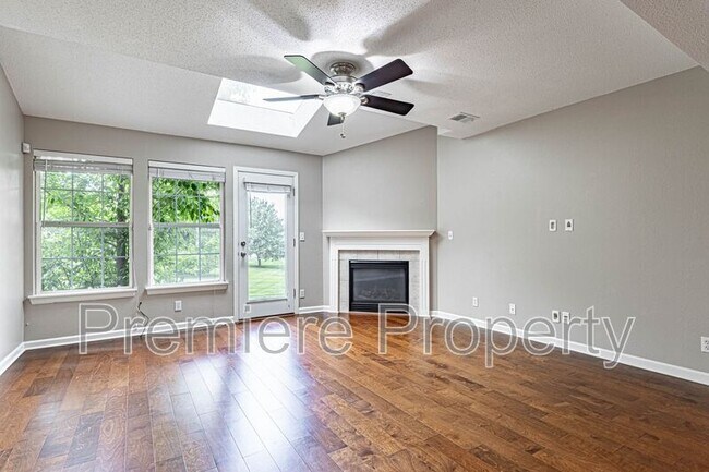 Foto del edificio - 8119 N Elmwood Ave