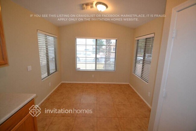 Building Photo - 1710 E Palo Blanco Way