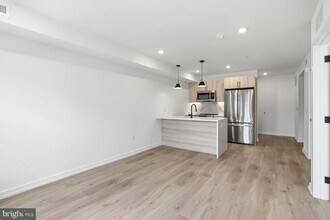 Building Photo - 209 New St