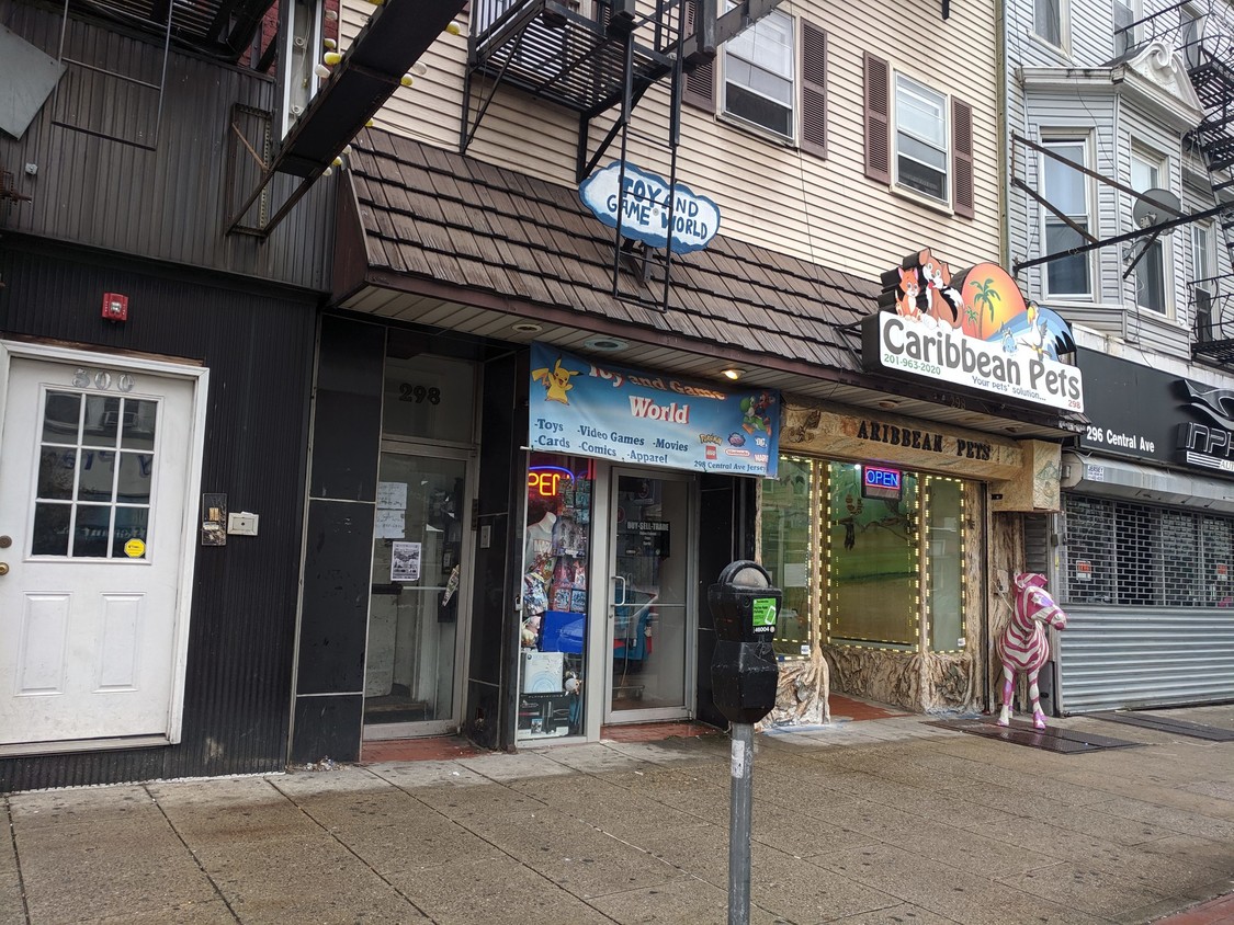 Primary Photo - 298 Central Ave