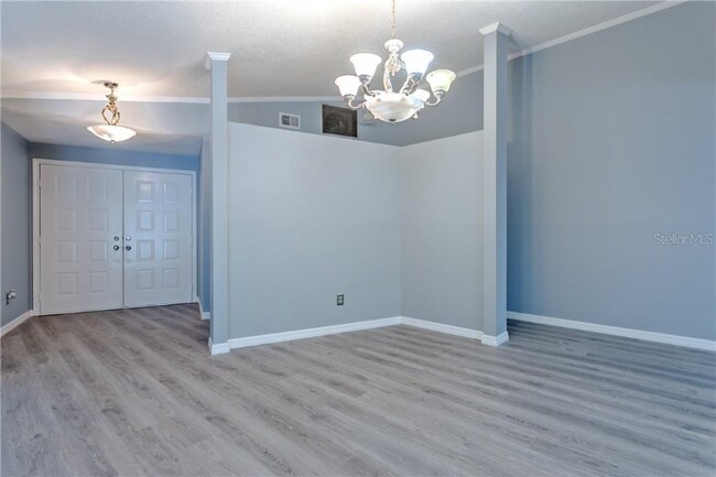 Foto del edificio - 2038 Crowley Cir W