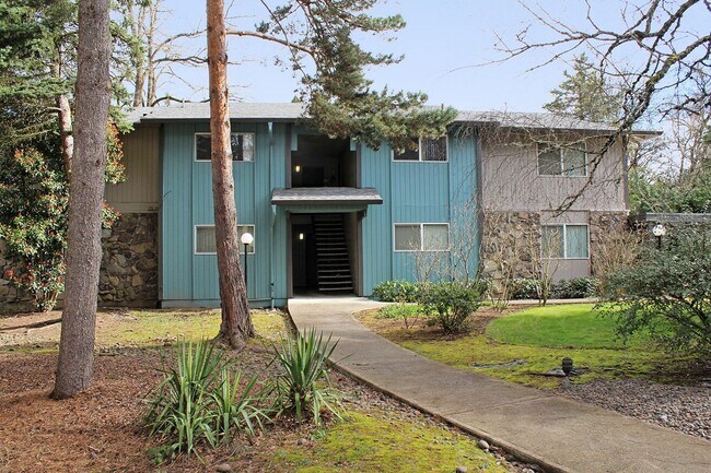 Building Photo - 6755-6755 SW Terri Ct