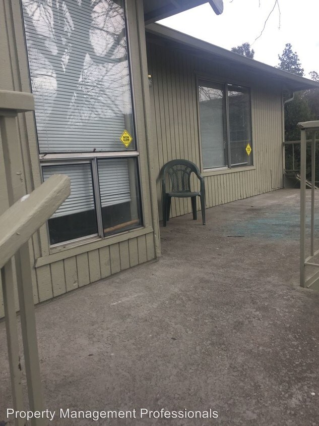 Foto principal - 325 W Bolz Rd