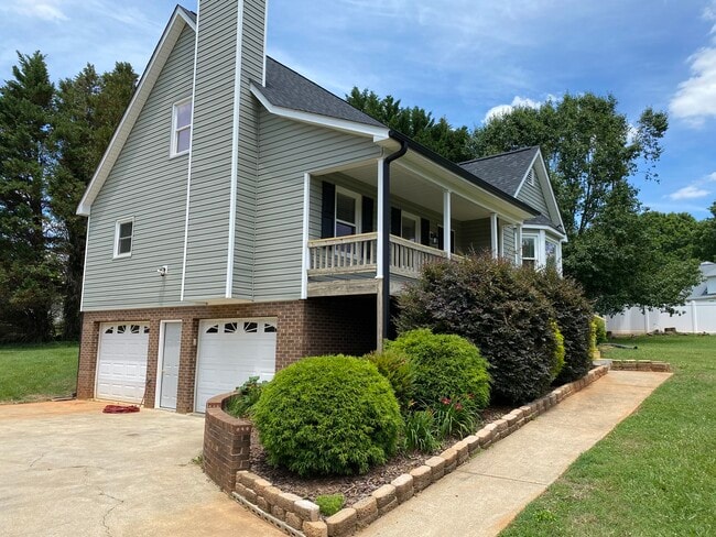 Building Photo - 164 Wachovia Ct