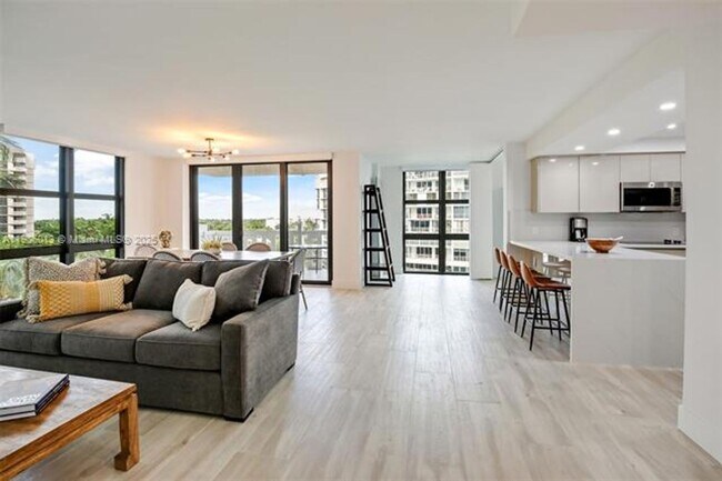 Photo - 1111 Crandon Blvd Apartment