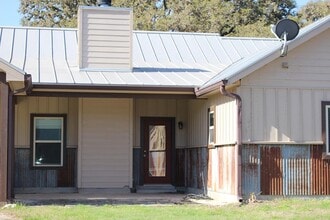 Building Photo - 701 Bushwhack Rd