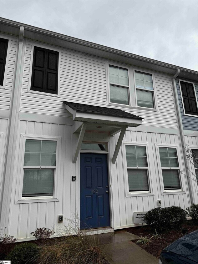Primary Photo - 120 Valley Creek Dr
