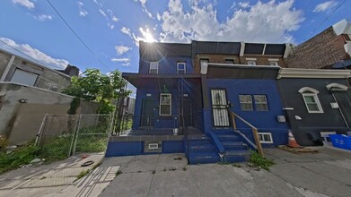 Building Photo - 3510 N Mascher St