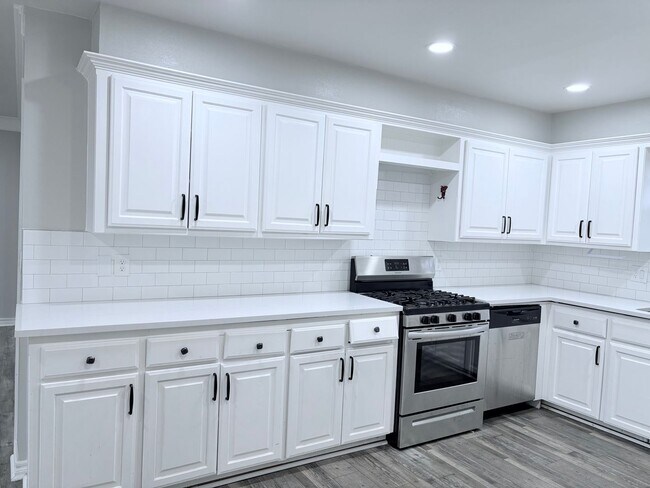 Foto del edificio - 8520 E Covell Rd