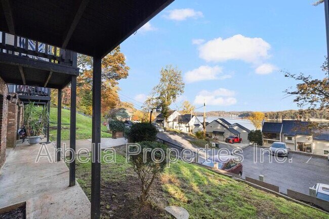 Building Photo - 107 Angeline Dr