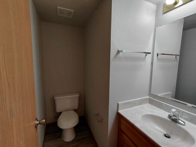 Foto del edificio - 24990 Scenic Dr