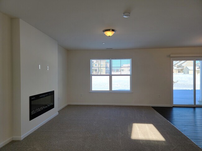Foto del edificio - 21 Rollins Ln