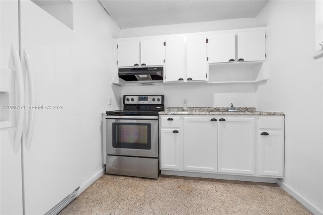 Building Photo - 2661 SW 11th St