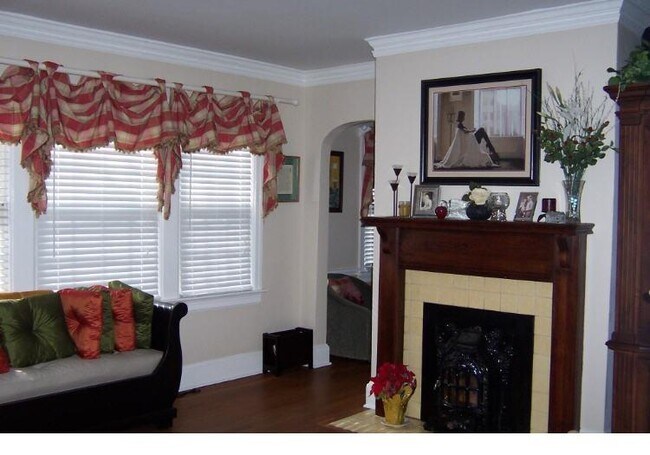 Foto del edificio - 836 Ponce De Leon Terrace NE