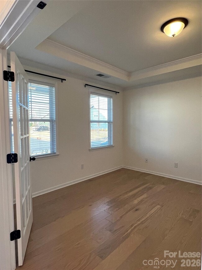 Foto del edificio - 5016 Britannia Blvd