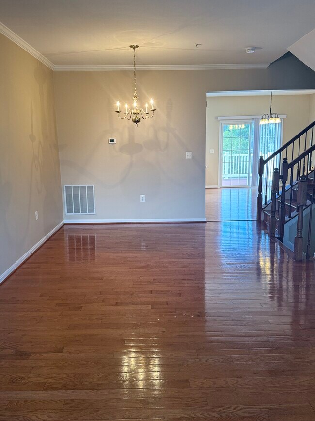 Building Photo - 5522 Hartfield Ave