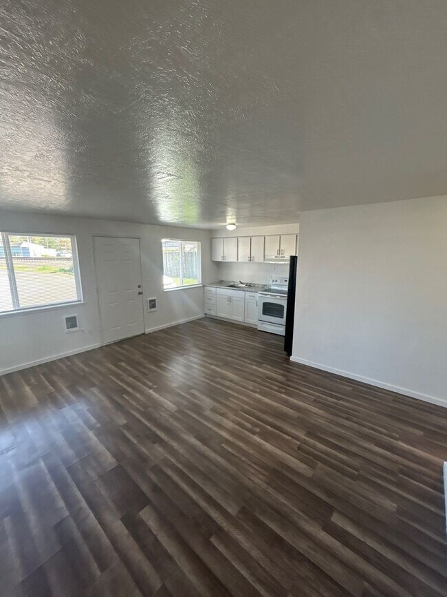 Foto del edificio - 576 Hill St SE