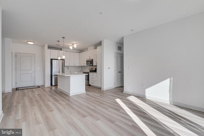 Building Photo - 10755 Fairgrounds Dr