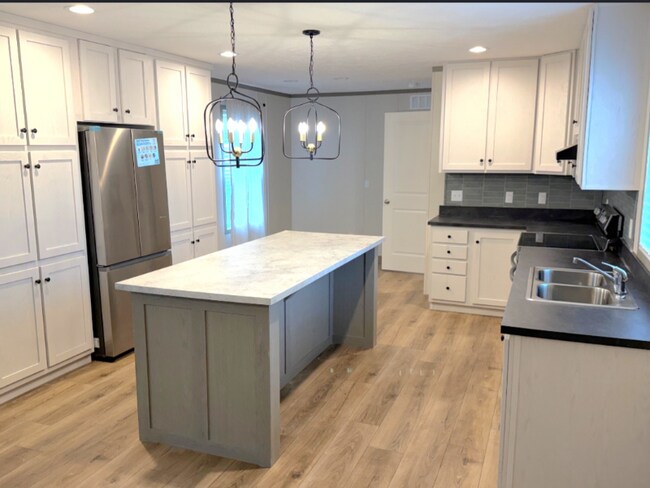 Foto del edificio - 7145 S Meridian St