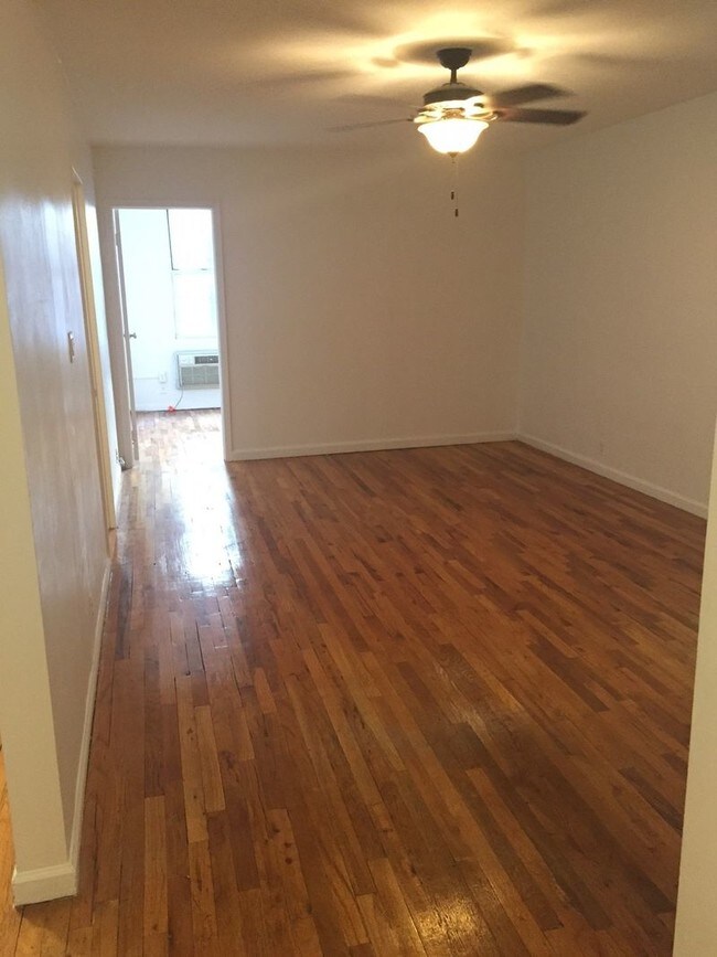 Foto del edificio - 190 Thompson St