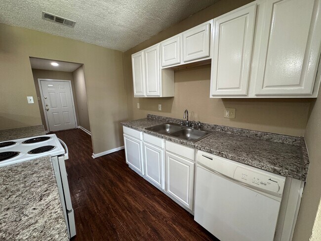 Building Photo - 17519 Poppy Trails Ln