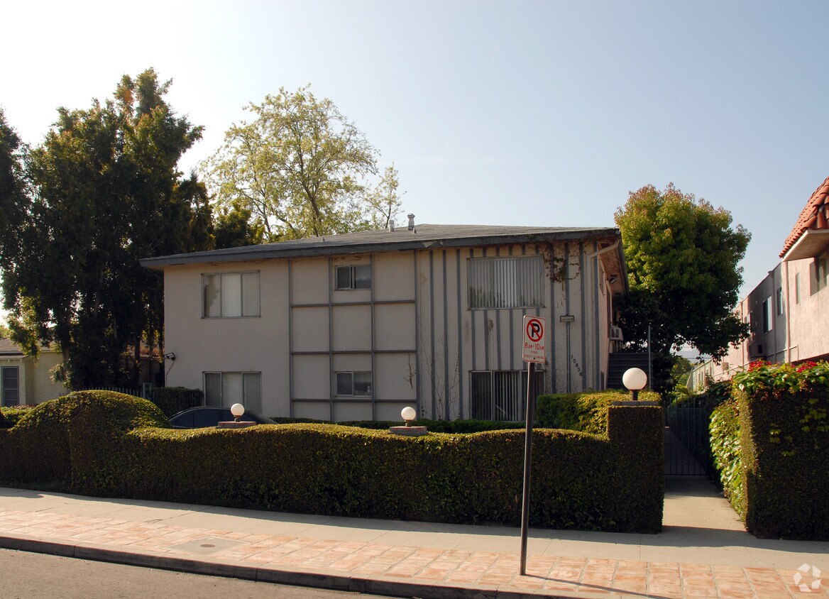 Building Photo - 10838 Morrison St