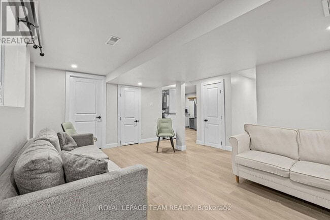 Building Photo - 1288 Plante Dr