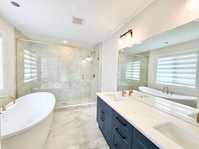 Photo du bâtiment - 4 BED - 3.5 BATH - LONDON - FULL HOUSE
