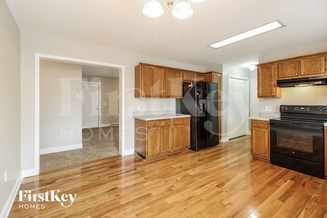 Building Photo - 4045 Salem Landing Dr