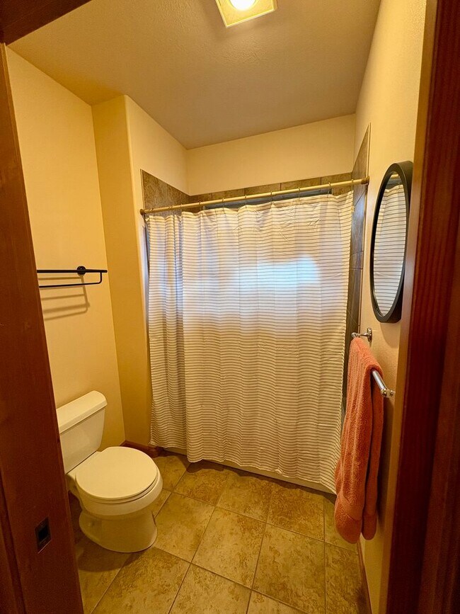 Building Photo - Spacious Luxury Home with Hardwood Floors & Outdoor Living