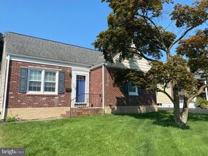 Building Photo - 414 Becker Ave