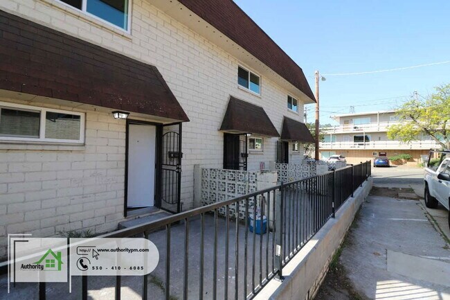 Building Photo - 1105 Olive Ave