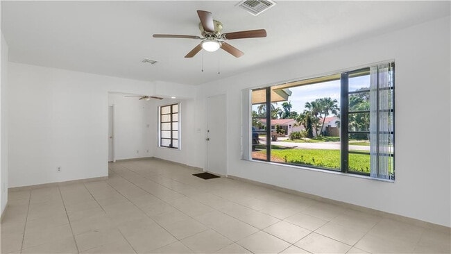 Foto del edificio - 2161 NE 35th St