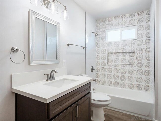 Foto del edificio - 2321-2327 Prospect St